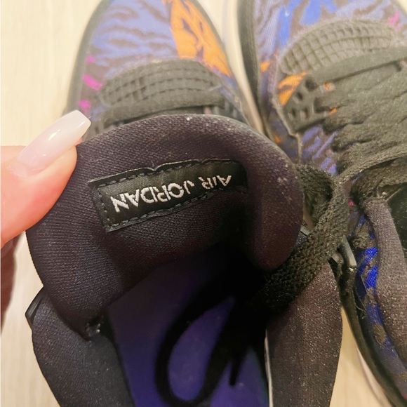 Jordan 4 Black Rush Violet - Picture 4 of 5